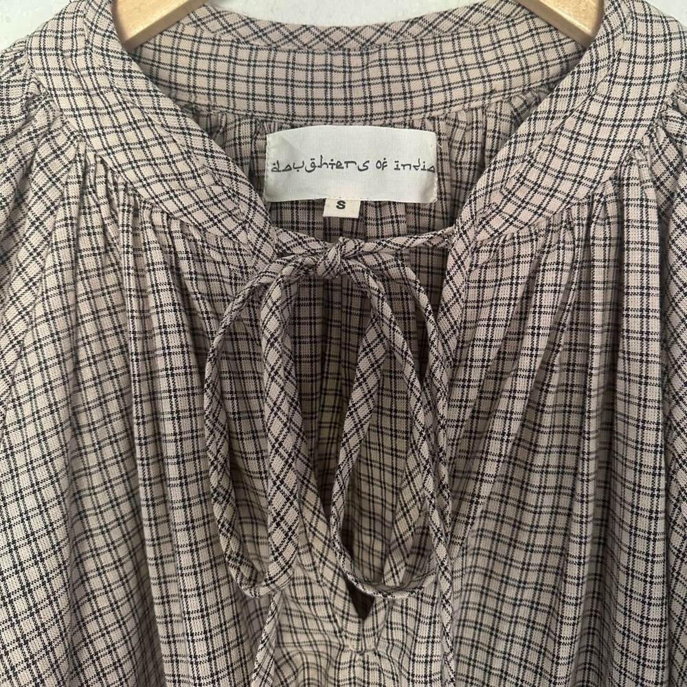 Daughters of India Poet Blouse in Taupe Small - Picture 7 of 13